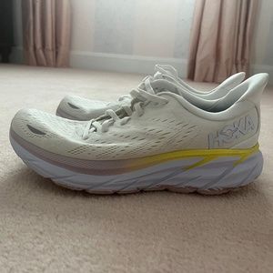 Hoka Clifton 8’s